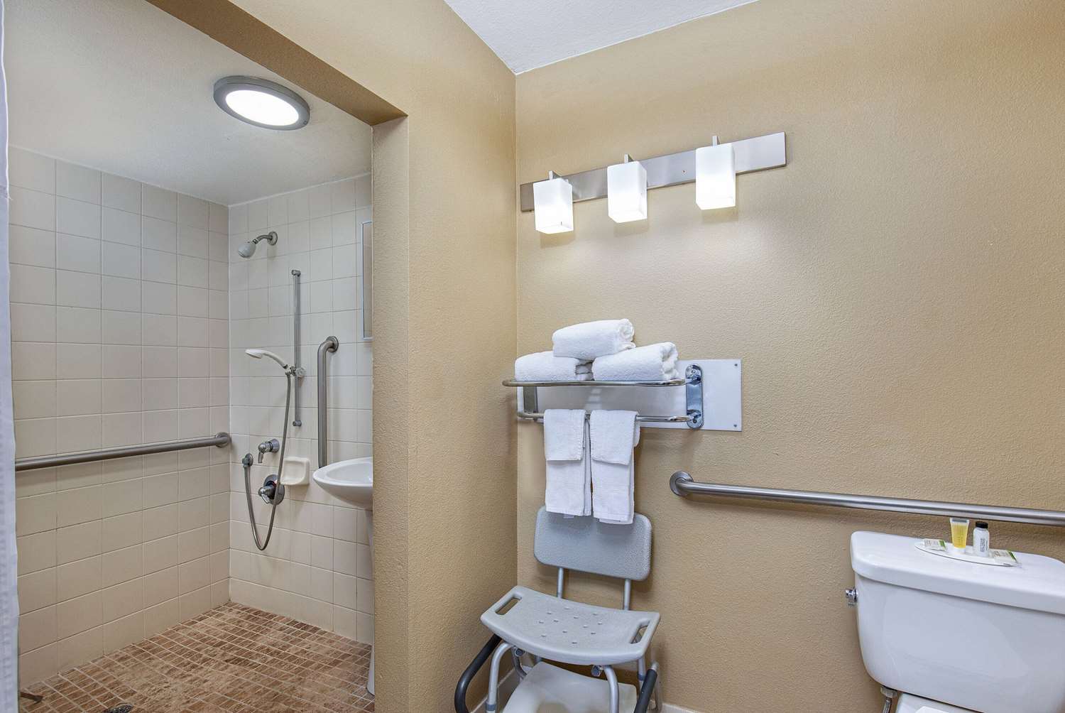 Super 8 by Wyndham Nashville West 41/41