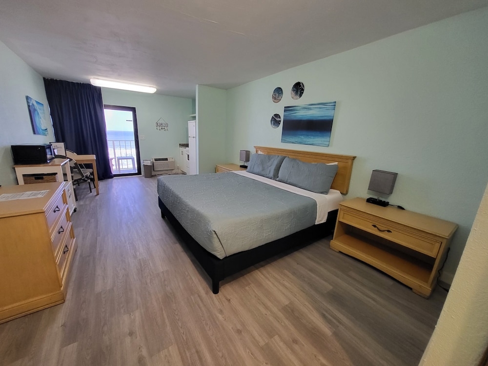 Beachside Hotel 30/60