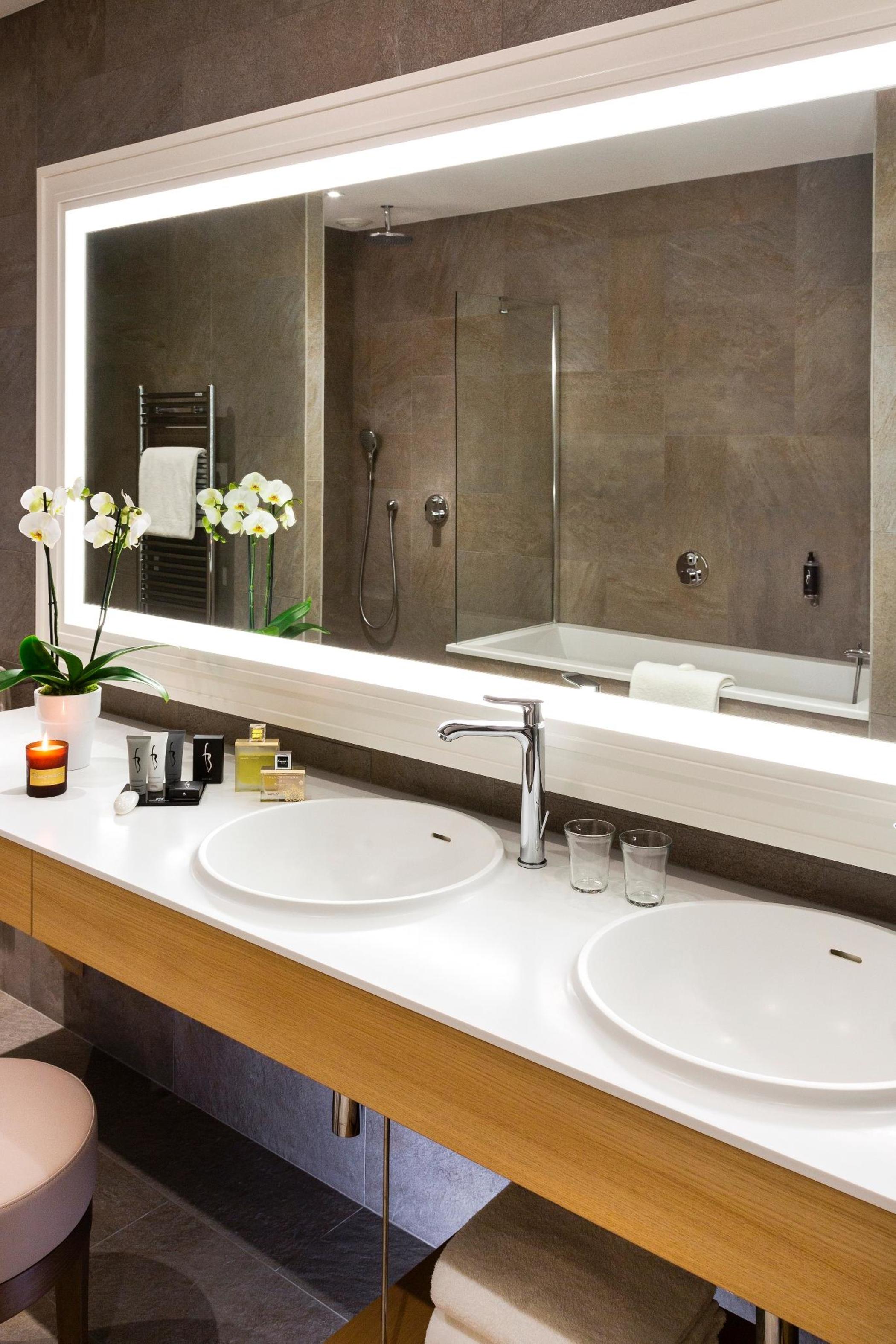 جناح جونيور