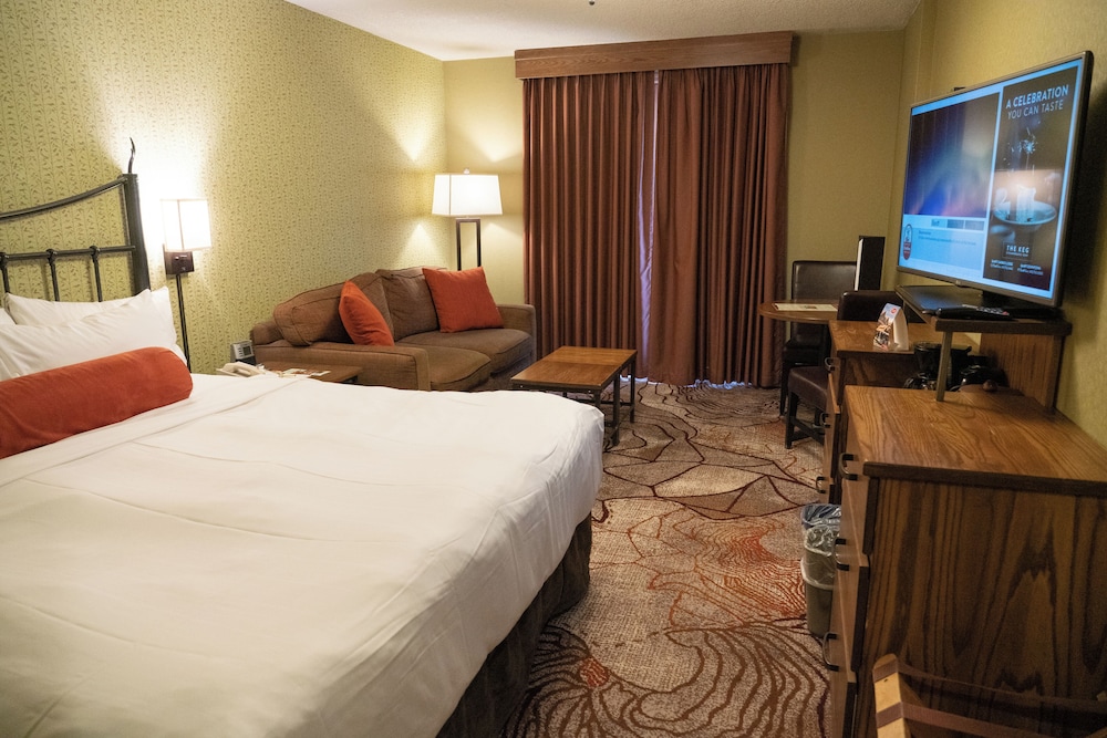 SUPERIOR, KING BED, BALCONY