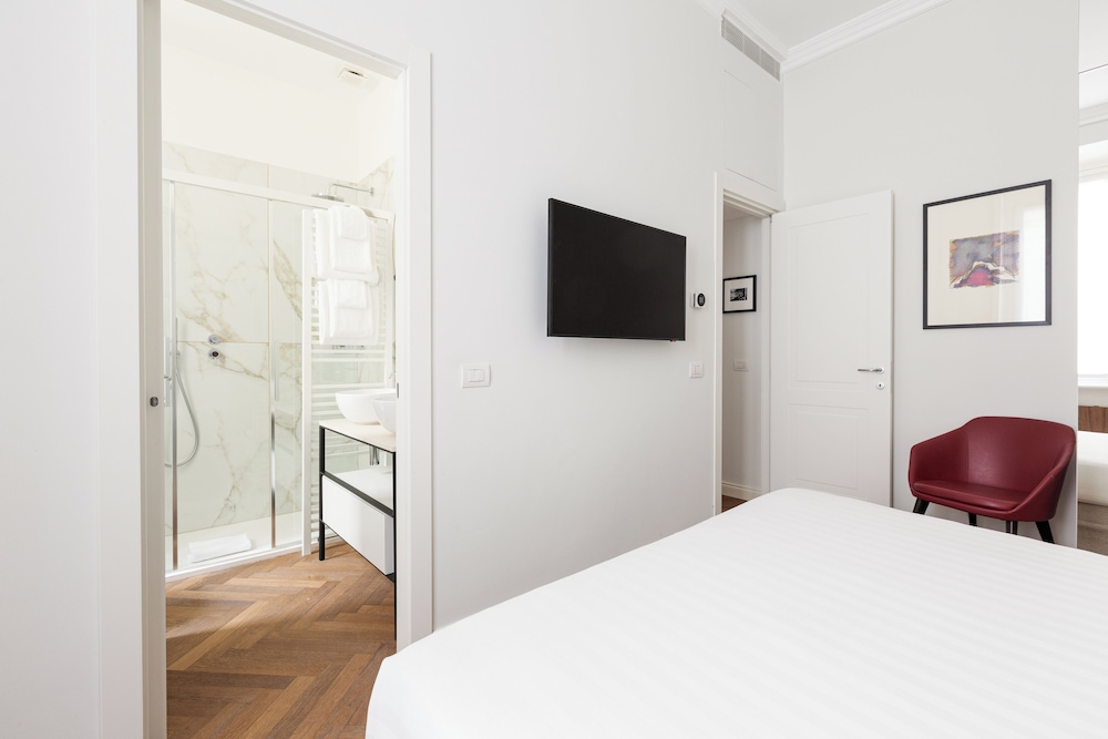 Brera Apartments In San Babila 14/50