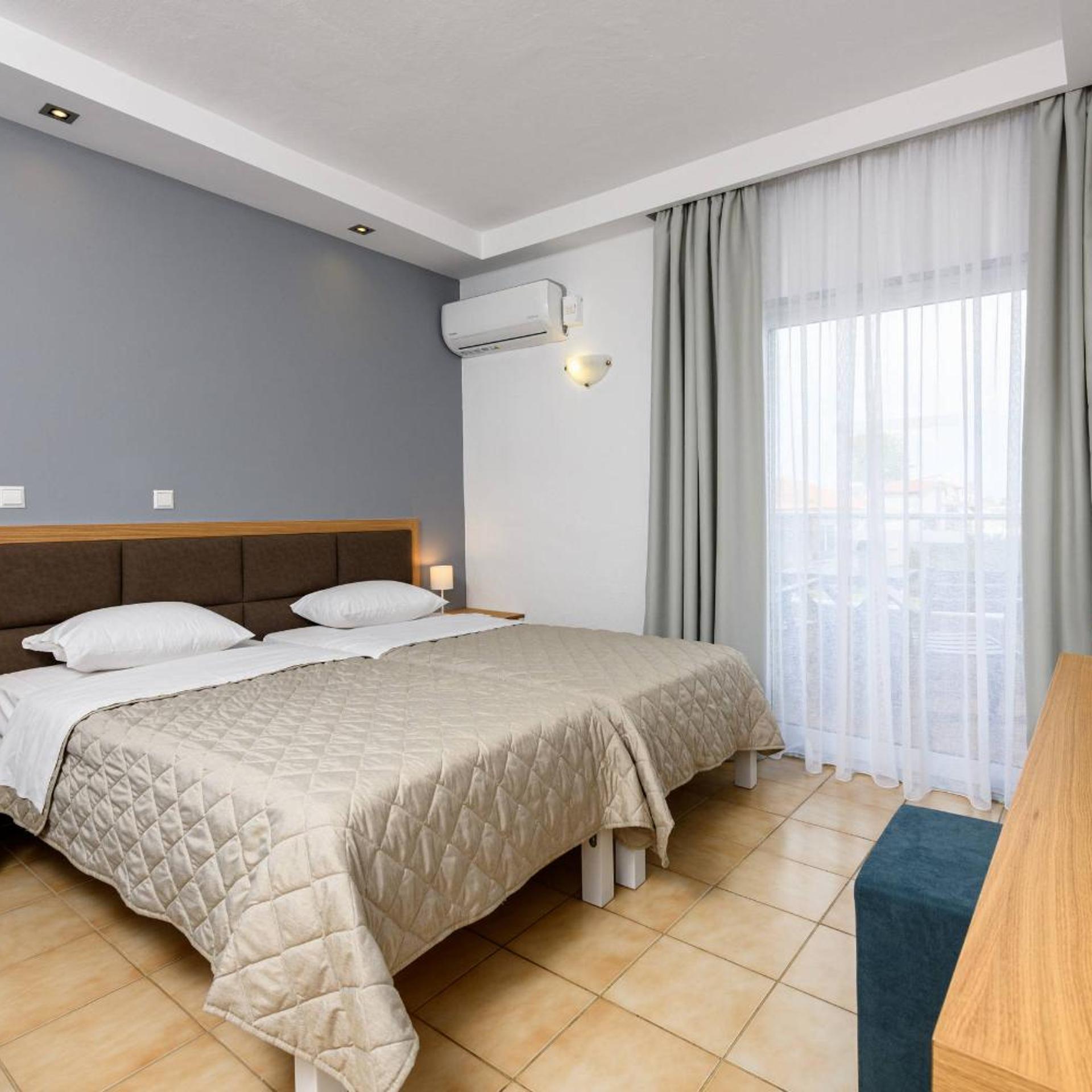 Room, Double or Twin Bed, with Extra Bed