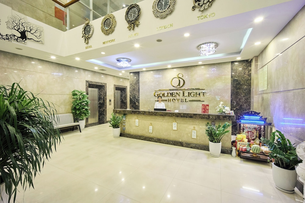 Golden Light Hotel 4/51