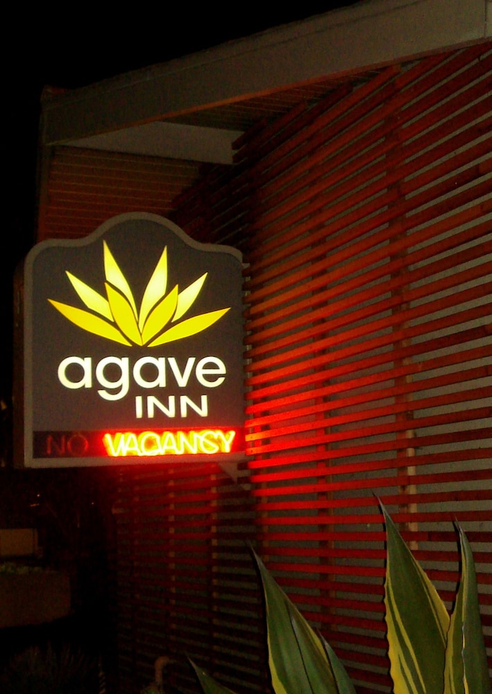 Agave Inn 29/45