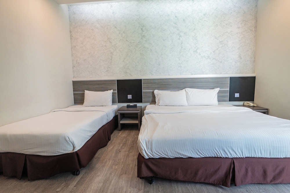 Indra Hotel 34/58