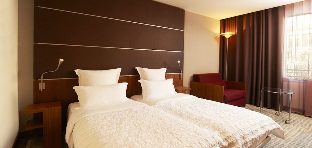 Le Meridien Barcelona 24/80