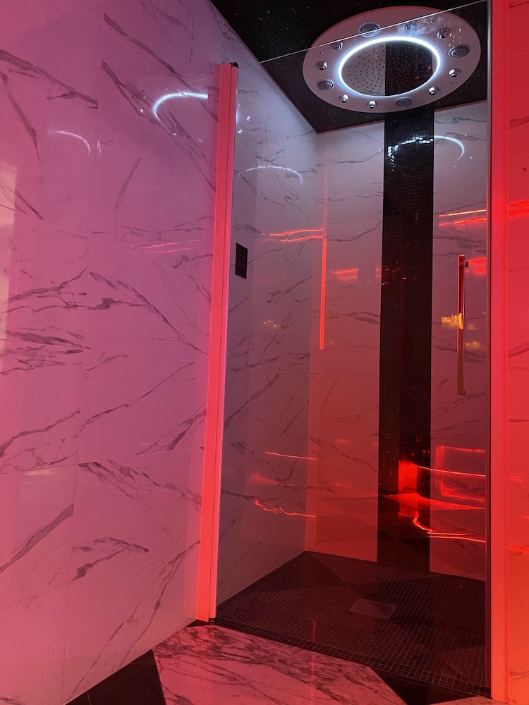 Hotel and Spa Saint Jacques 38/69