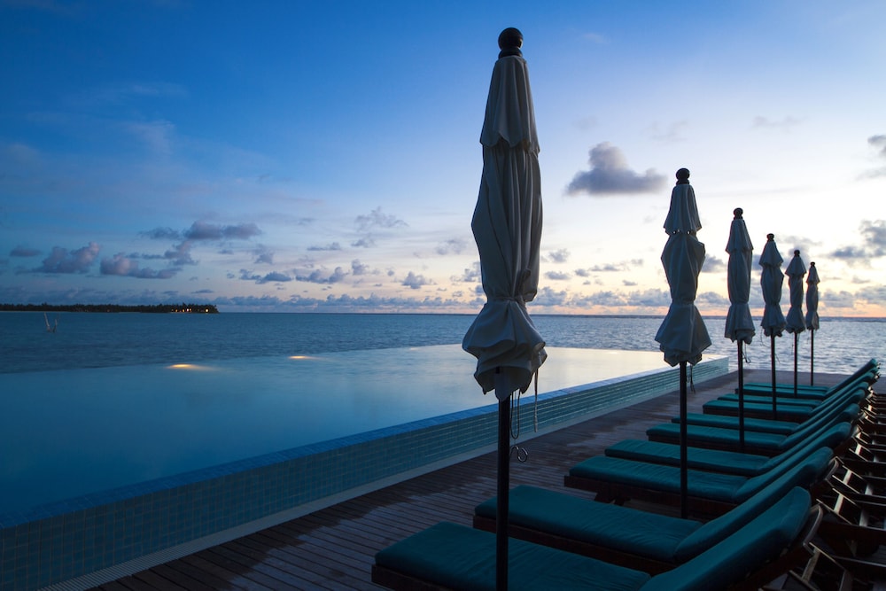 Summer Island Maldives 57/64
