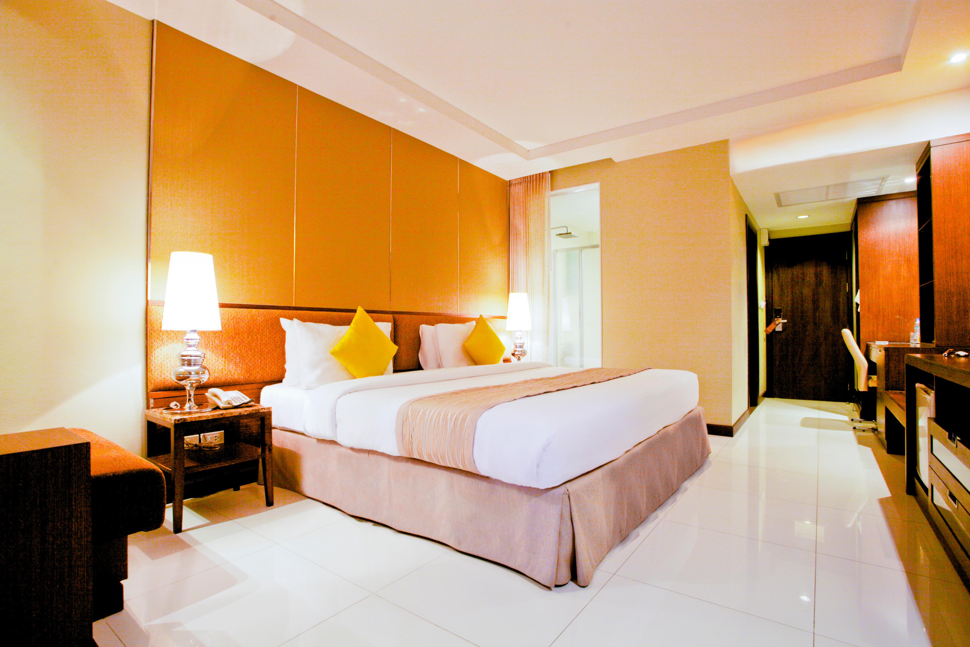 Deluxe, Double or Twin Bed