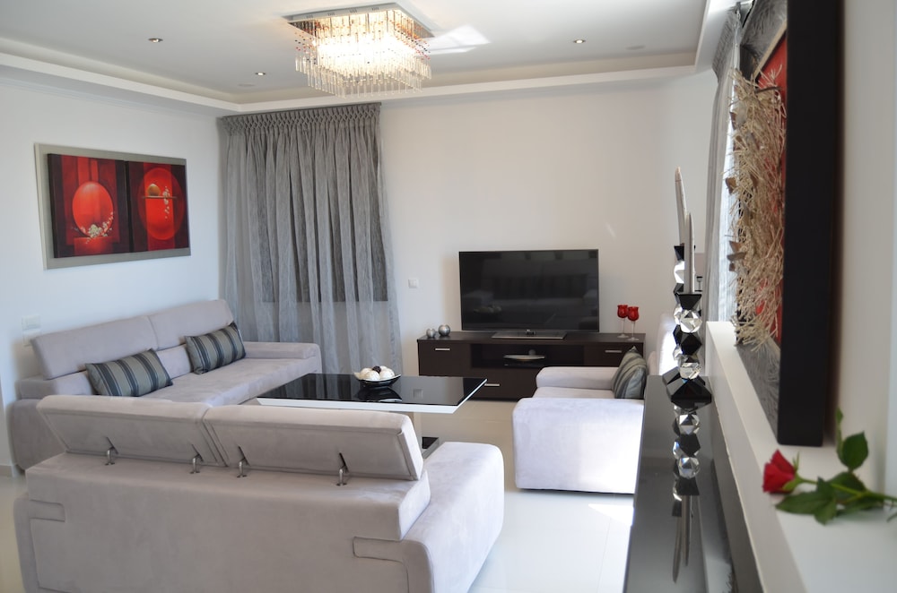 Achillion Luxury Corfu Villa 18/55