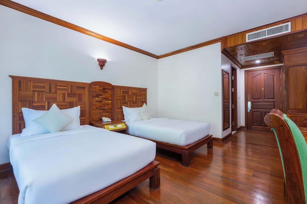 Pierre Hotel 18/64