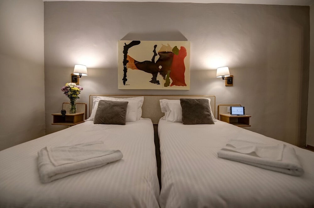 غرفة بسريرين منفصلين، Sliema Chalet Hotel 2/5