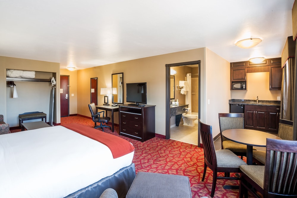 Holiday Inn Express Suites Moab 23/63