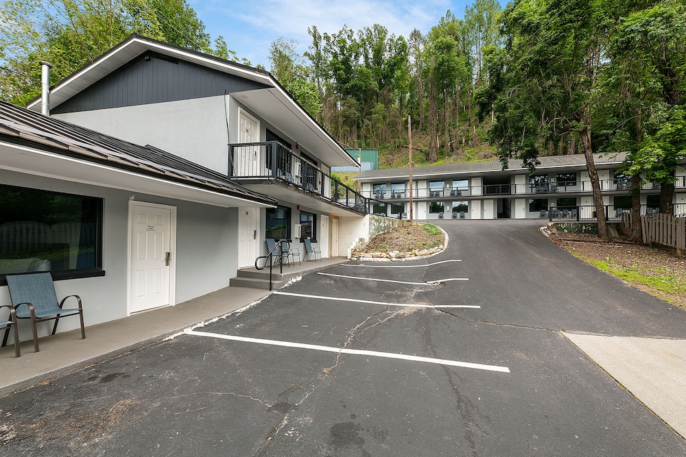 Gatlinburg Mountain Inn Gatlinburg TN 11/21