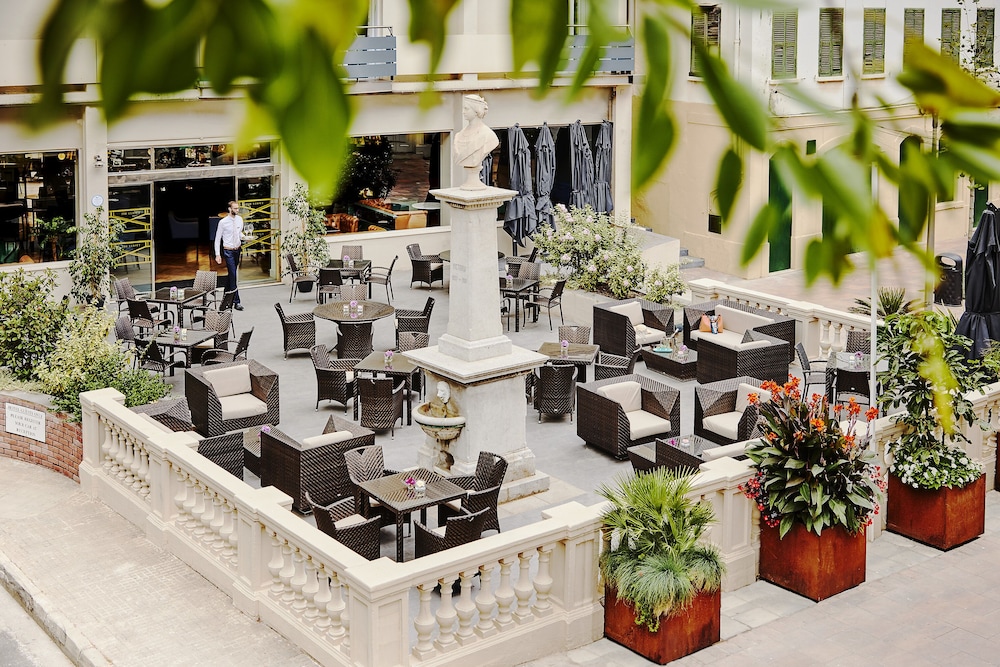The Eliott Hotel 33/39