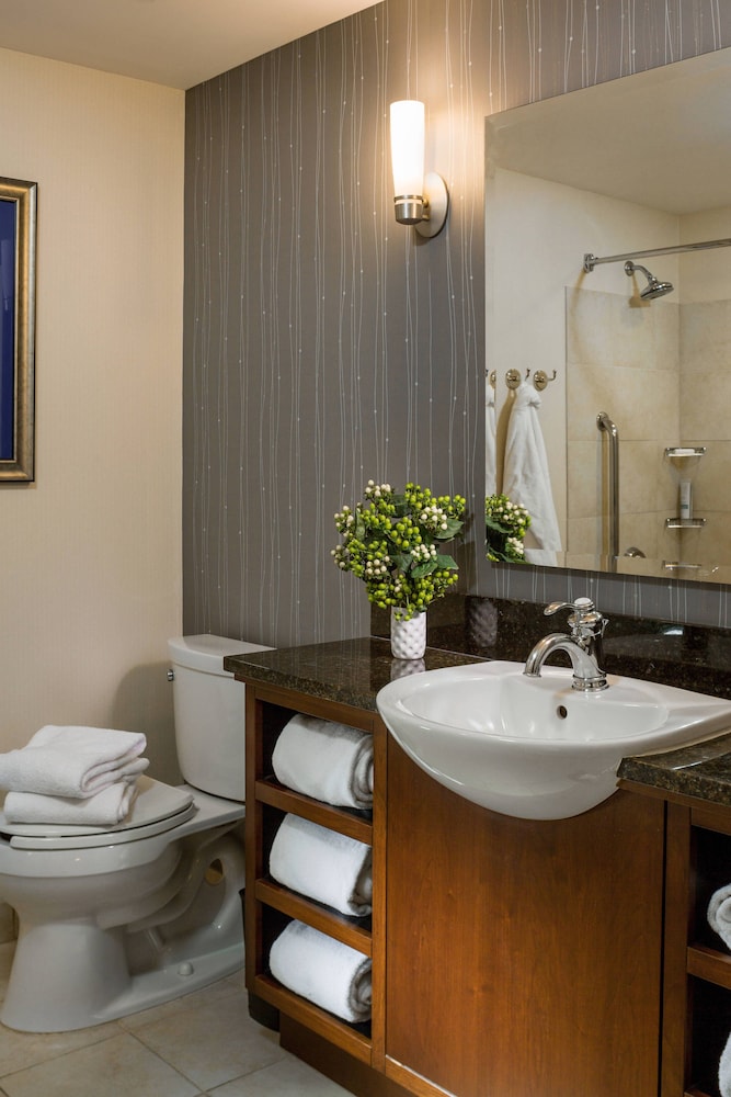 Courtyard Marriott Burlington Harbor 28/48