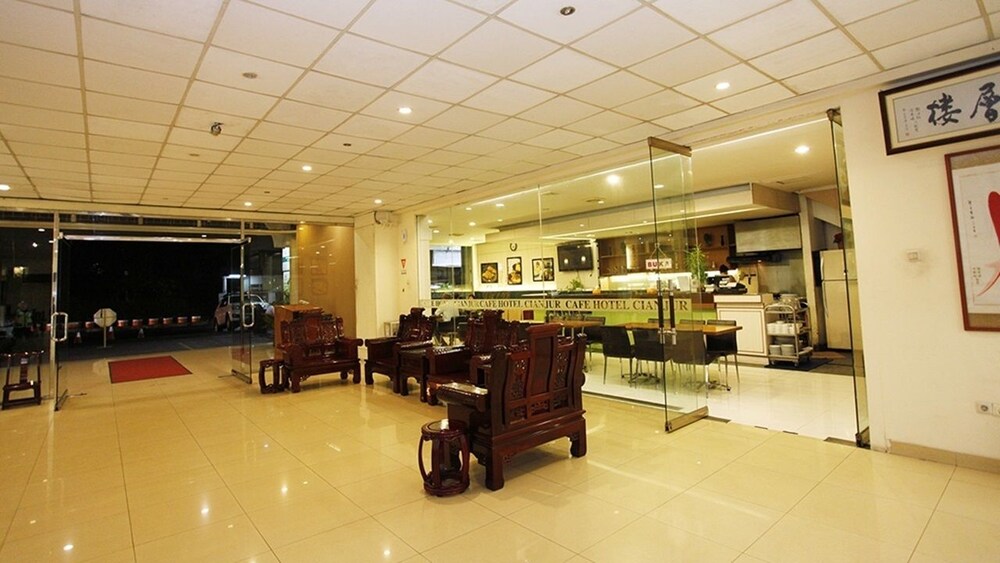 Hotel Cianjur Cipanas (Ex Ayola Hoci Cipanas) 6/17