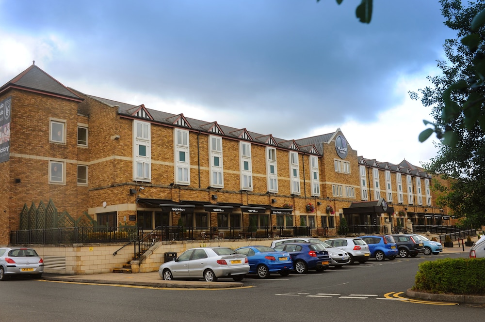 Village Birmingham Dudley Hotel Leisure Club 61/64