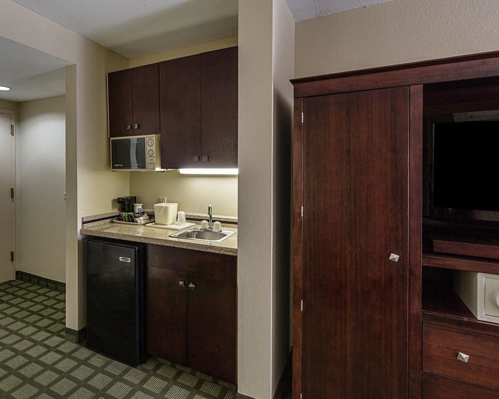 Comfort Inn Southwest Fwy at Westpark 34/47