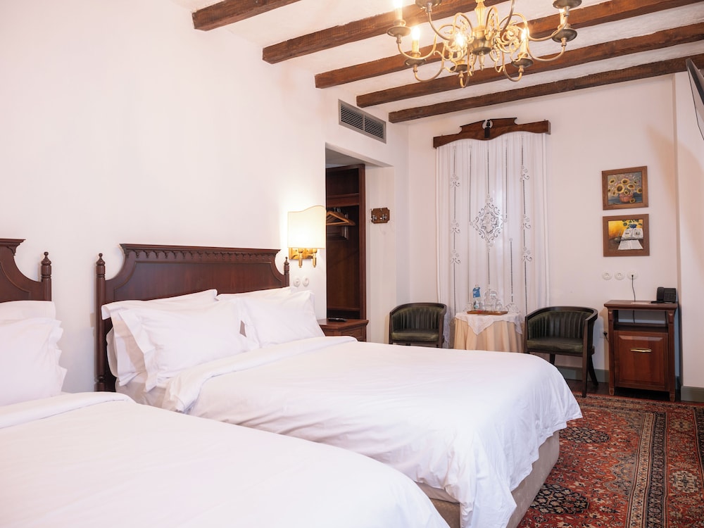 Vila Ebel Hotel, Pool & Spa 10/48