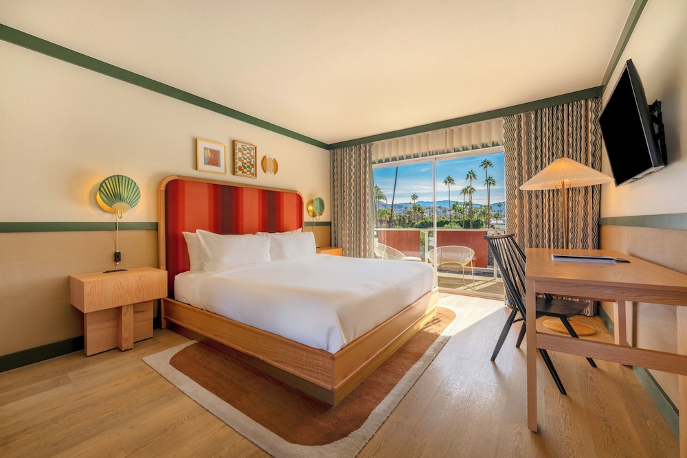 ROOM, KING BED, ACCESSIBLE