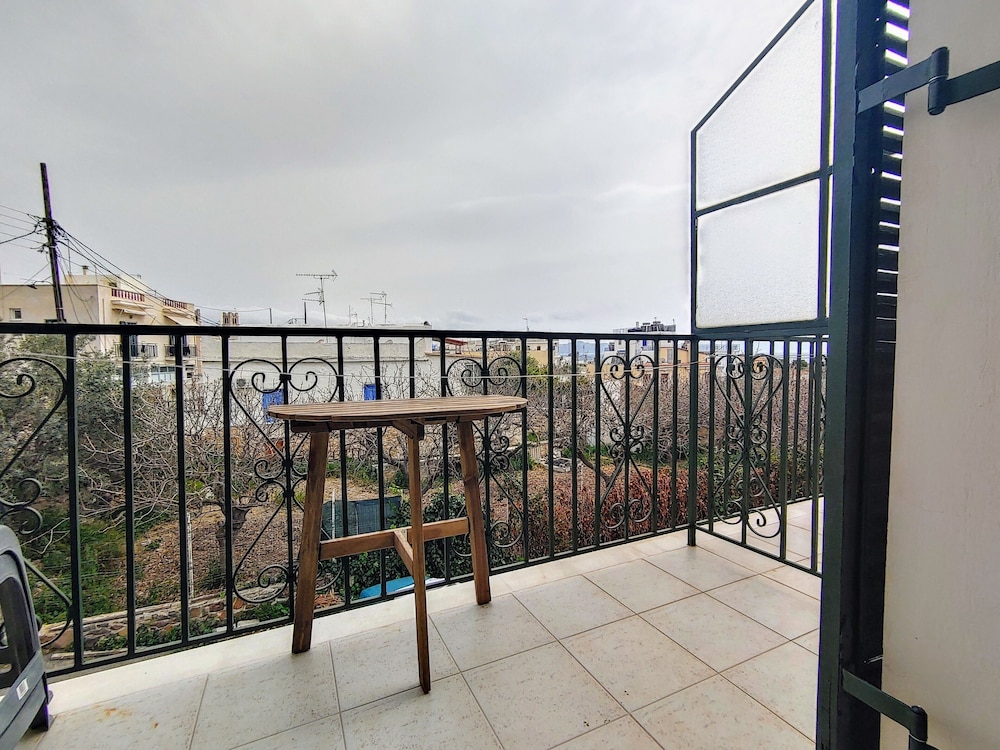 Aegina Hotel 7/73