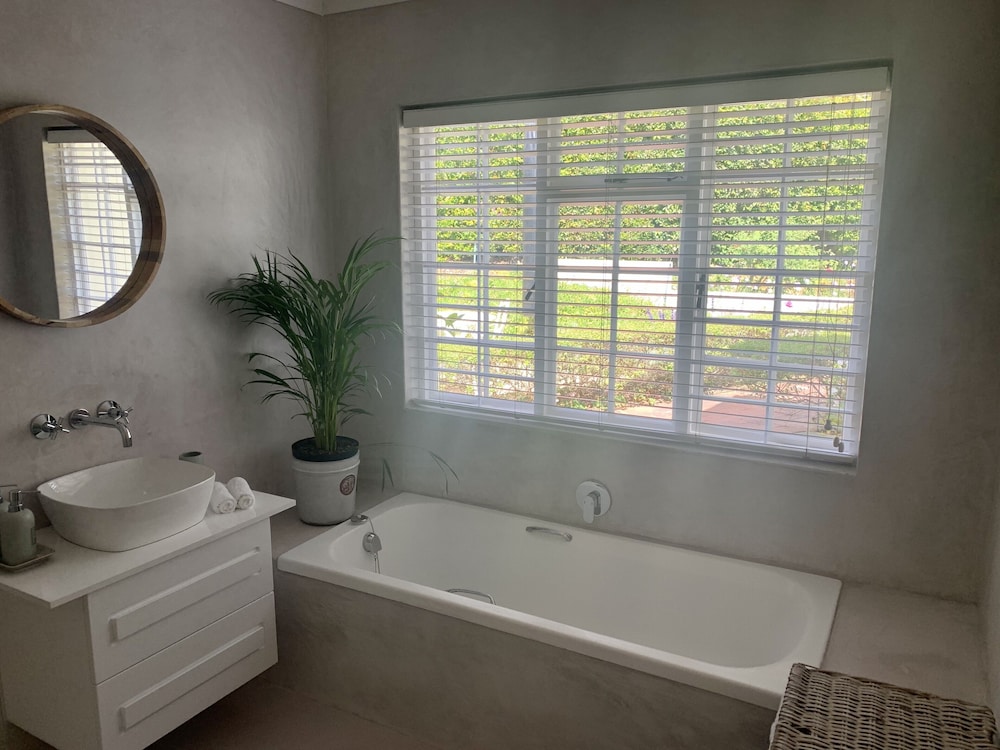 Beluga of Constantia Guest House 38/42