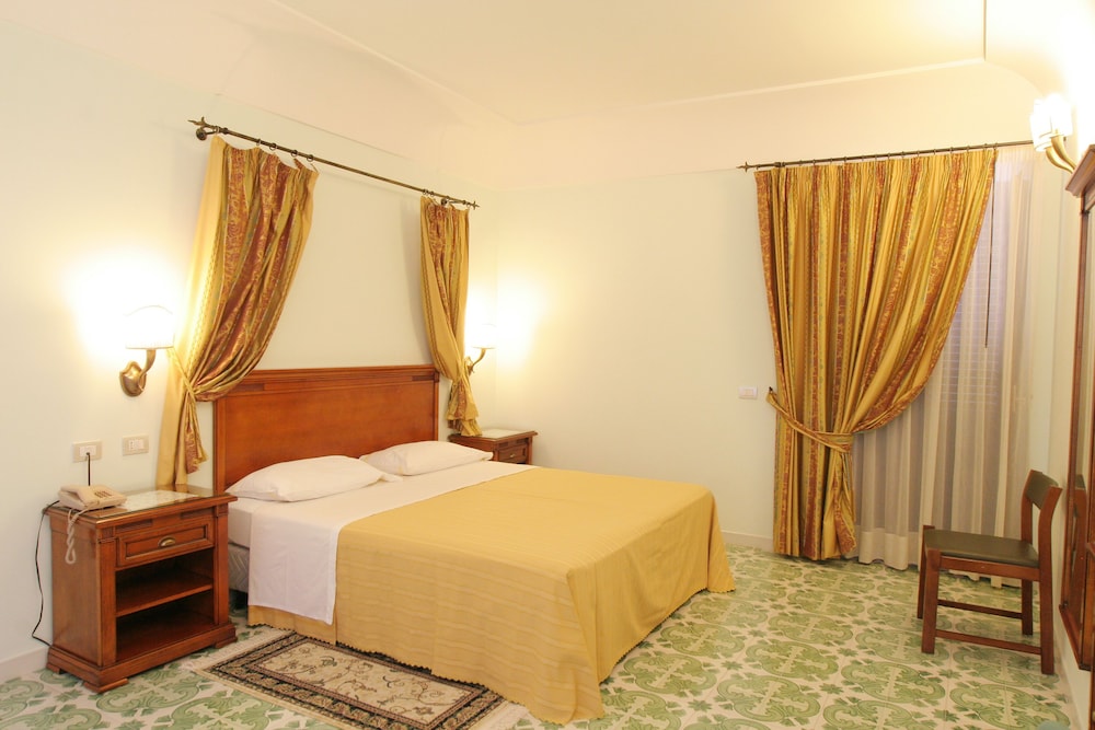 Hotel Rufolo 11/71