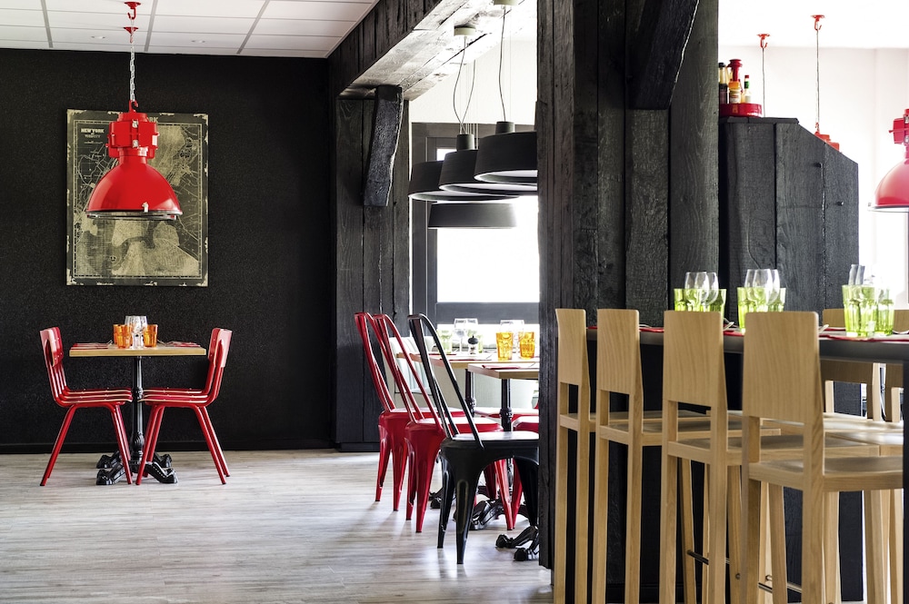 Ibis Styles Chartres 28/50