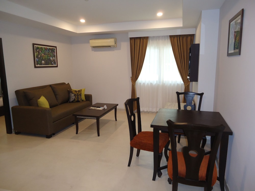 Mac Boutique Suites 48/69