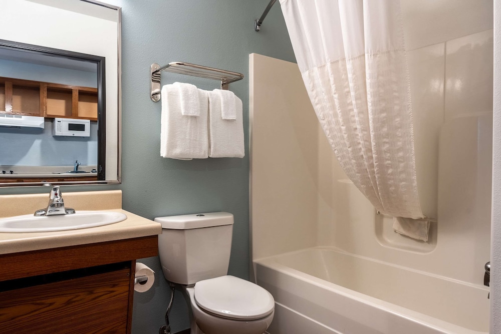WoodSpring Suites Greenville Central I-85 25/31