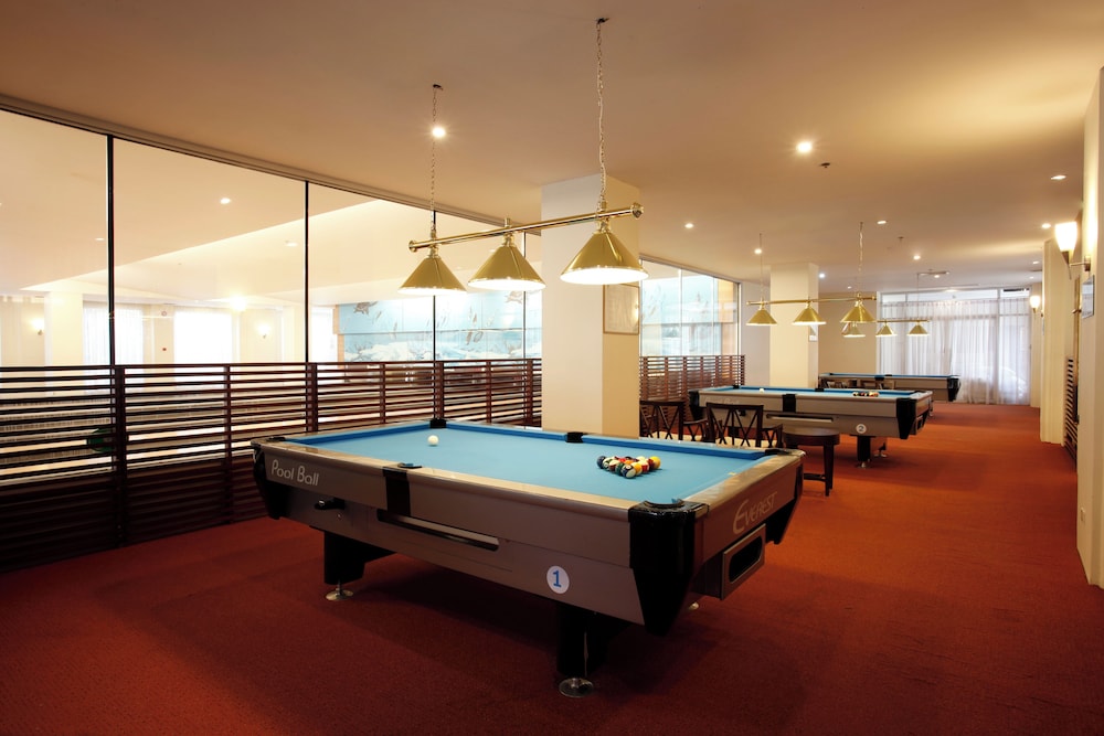 Phuket Graceland Resort & Spa 35/70