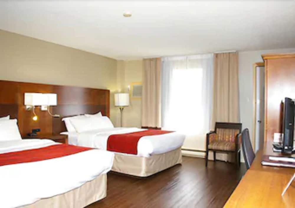 Comfort Inn Mont Laurier, QC 12/46