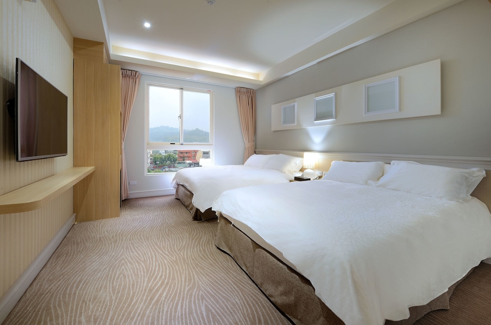 ROOM, QUADRUPLE