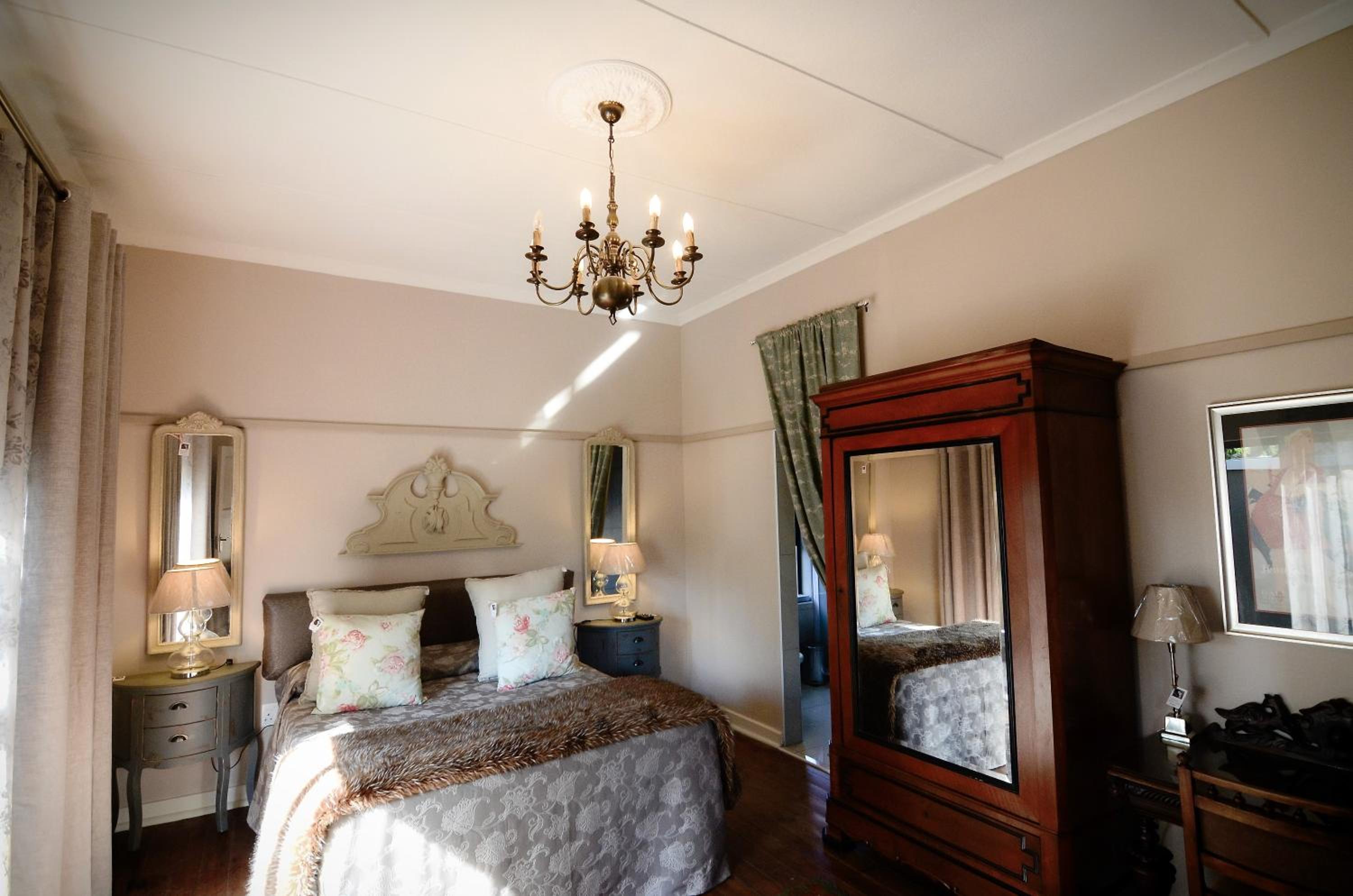 Villa Brocant Guesthouse 4/23