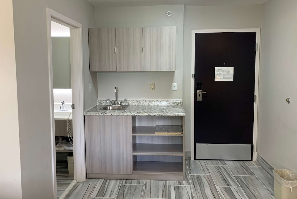 Microtel Inn & Suites by Wyndham Charlotte Airport 17/28
