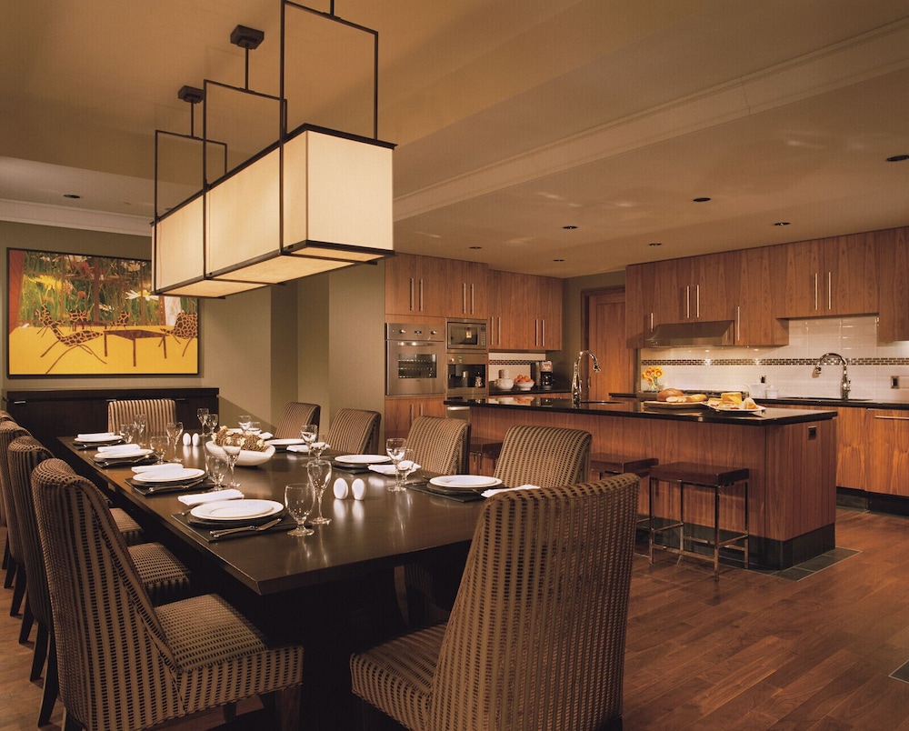 Four Seasons Resort Whistler 85/100