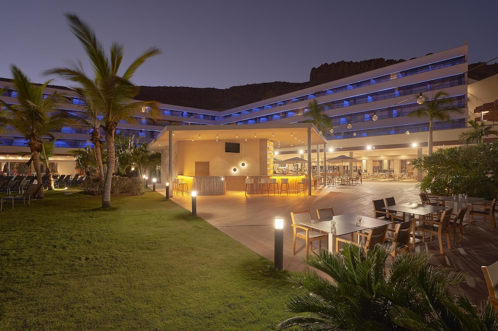 Radisson Blu Resort Spa Gran Canaria Mogan 1/48