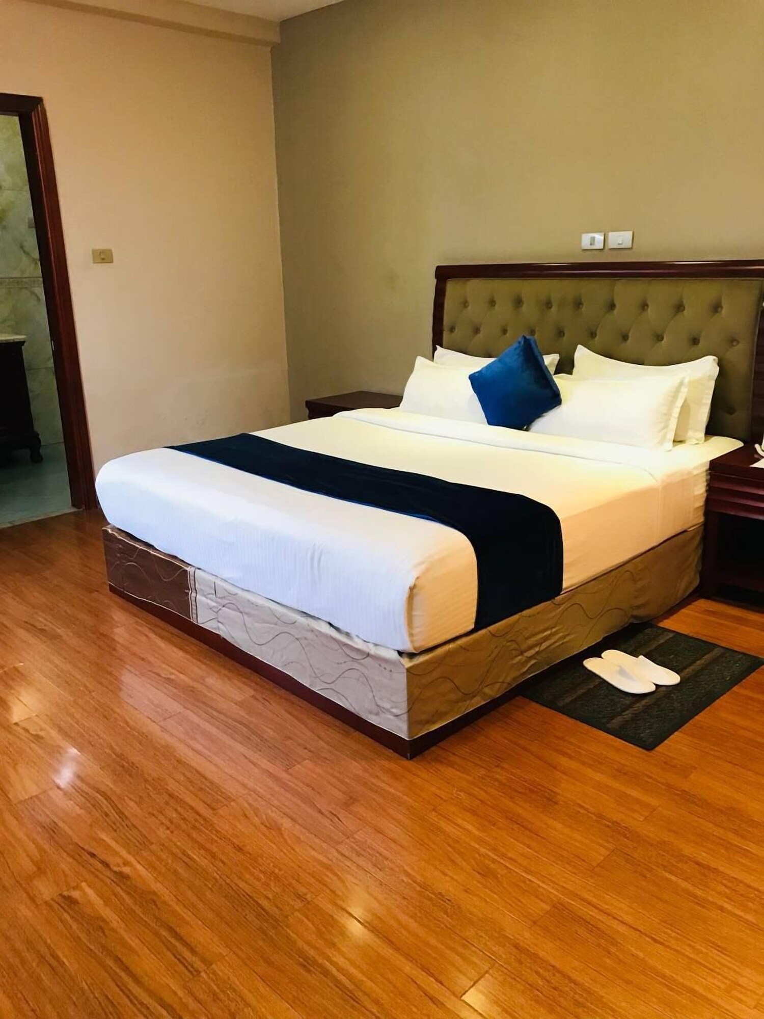 1 BEDROOM, DELUXE, SINGLE, CITY VIEW, EXECUTIVE LEVEL