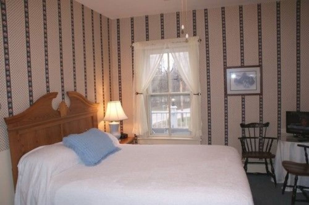 Echo Lake Inn 28/71