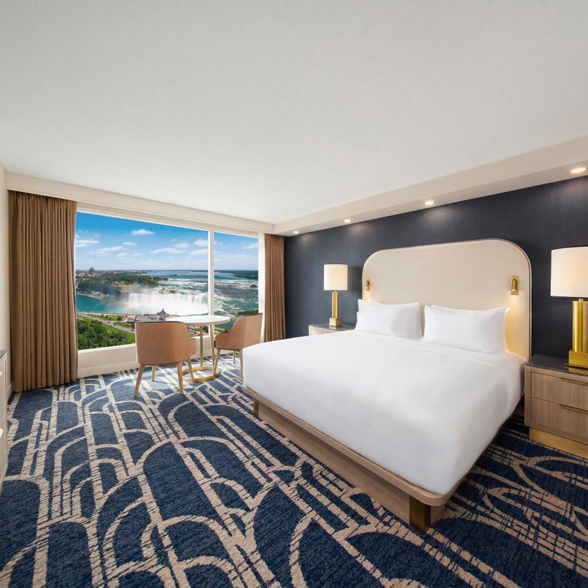 2 Rooms, Suite, 2 King Beds, Canadian Falls View, 2 Bathrooms