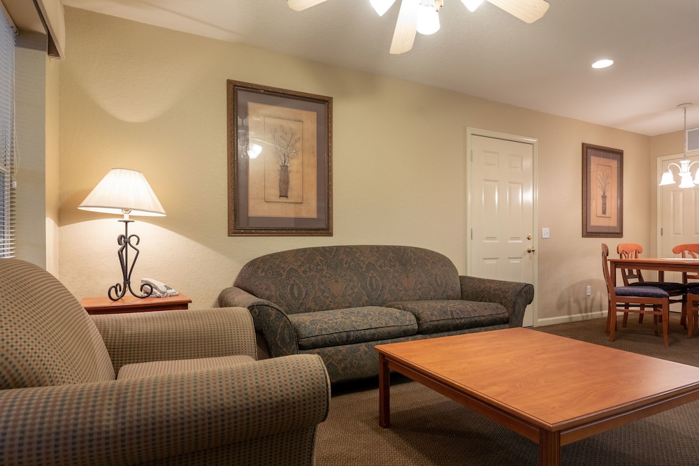Capital Resorts Carriage Place 44/77