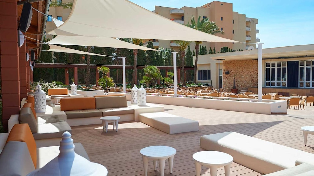 Protur Badia Park Aparthotel 39/40