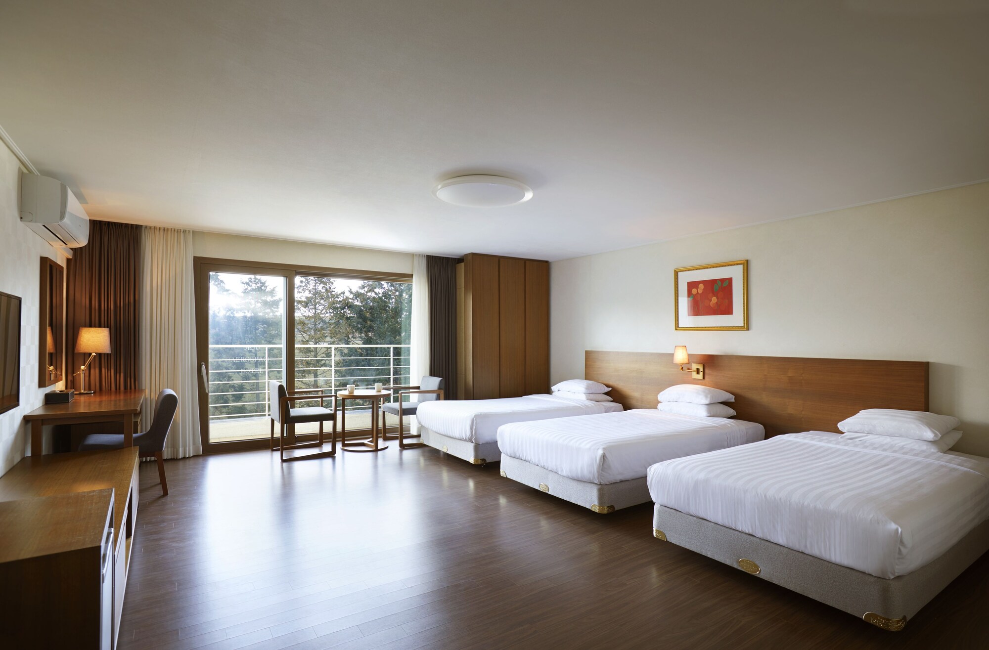 ROOM, TRIPLE, BALCONY