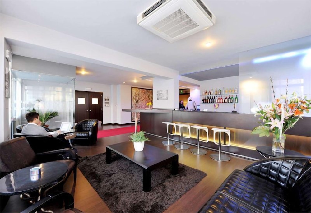 M14 Hotel 45/56