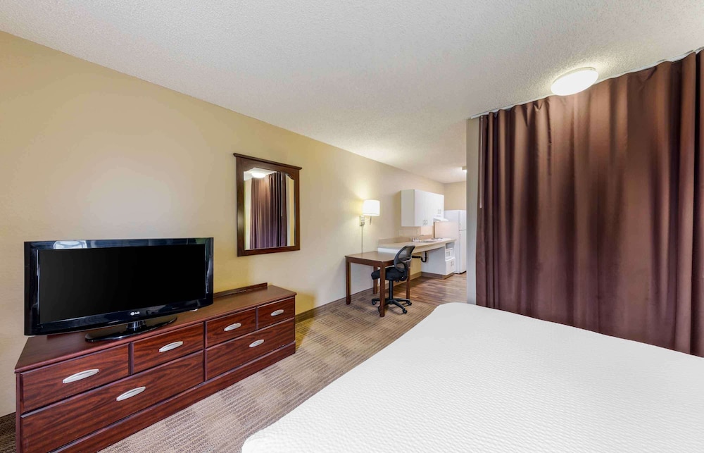 Extended Stay America Suites Orange County Huntington Beach 15/35