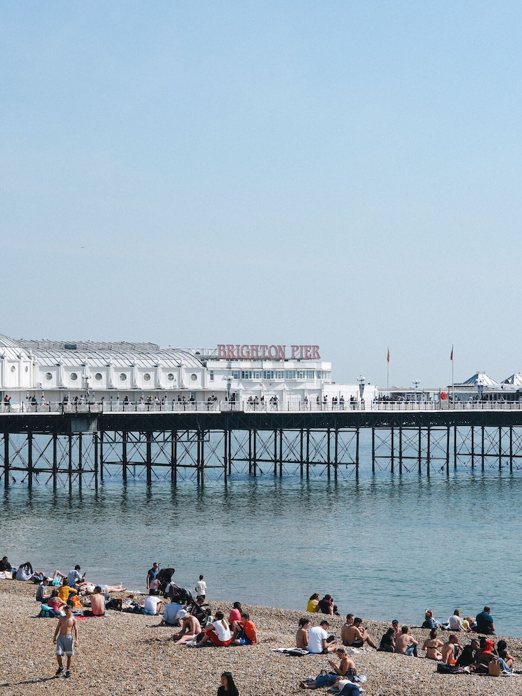 Artist Residence Brighton 45/50