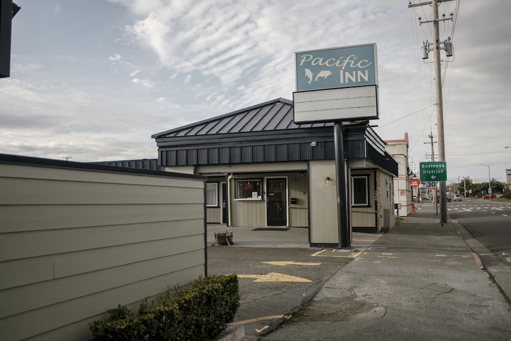 PACIFIC INN 22/23