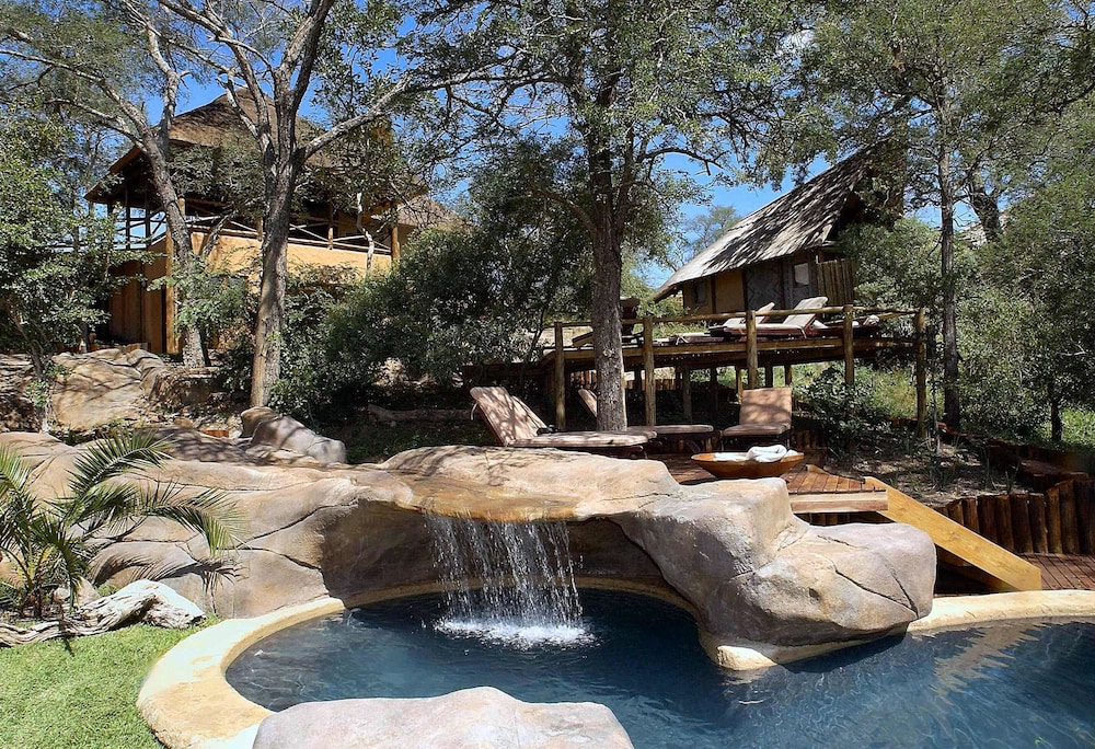 Lukimbi Safari Lodge 48/49