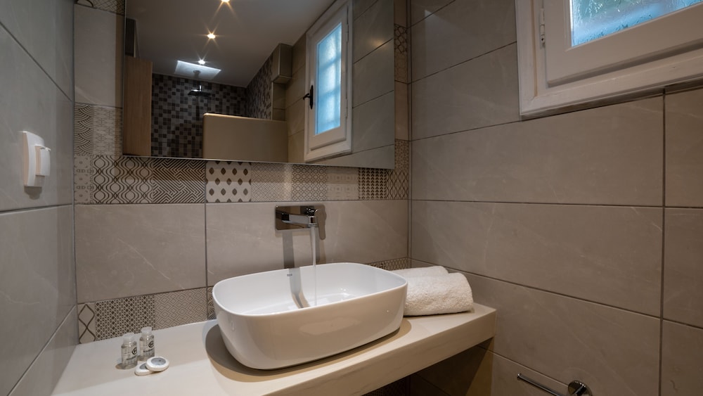Aphrodite Hotel Apartments 34/37